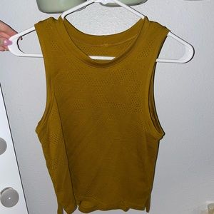 yellow lululemon tank! 💛